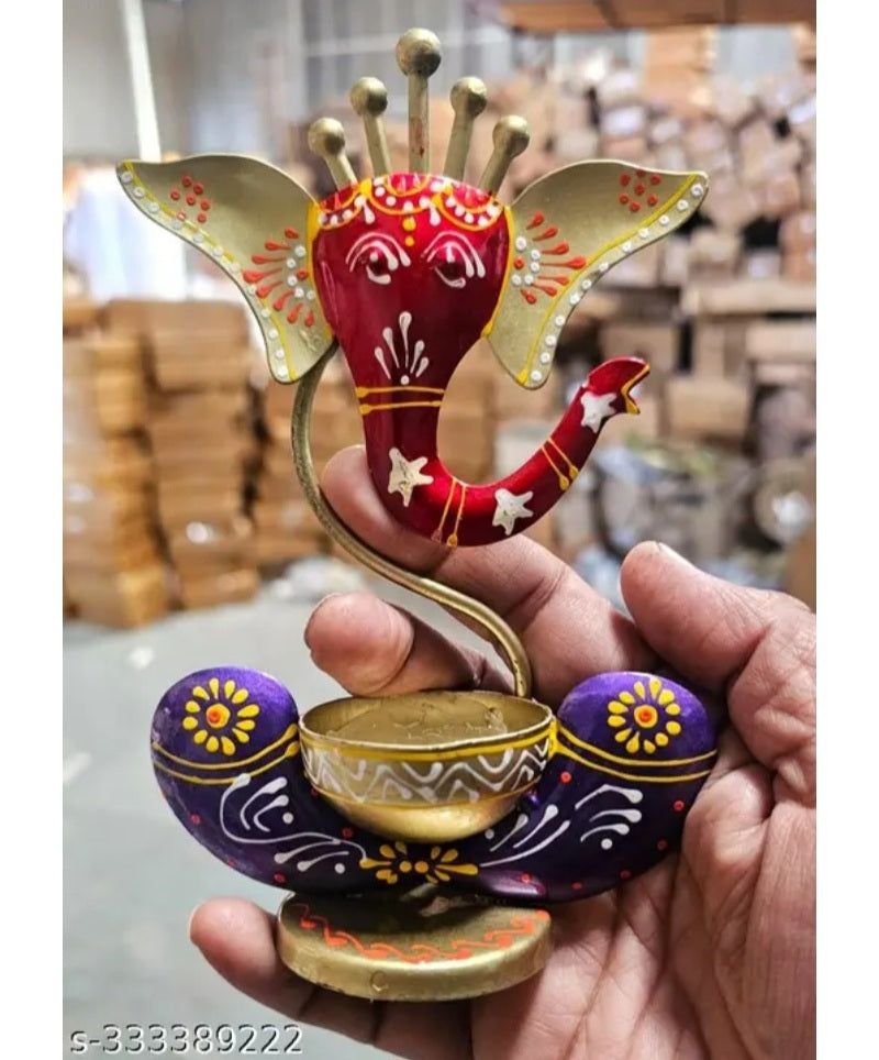 Hand crafted showpiece